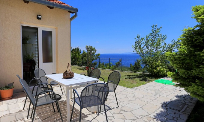 Marusici Apartment | Three bedroom apartment with terrace and sea view Marušići, Omiš (A-1024-a)