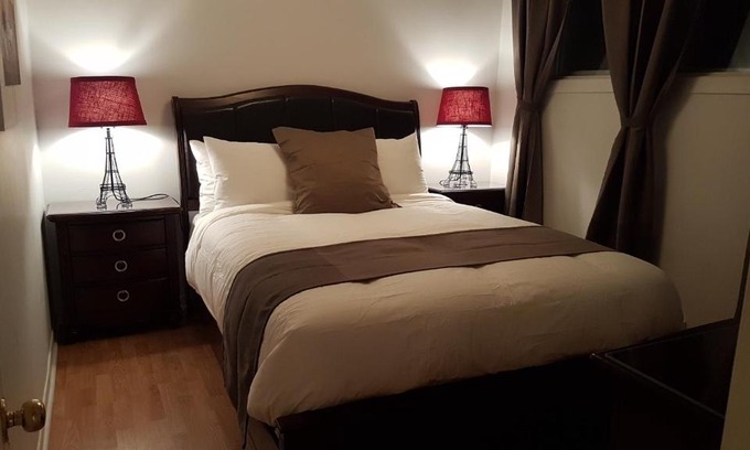 Downtown Gatineau Apartment | Three-Bedroom Apartment Sweet #6 by Amazing Property Rentals