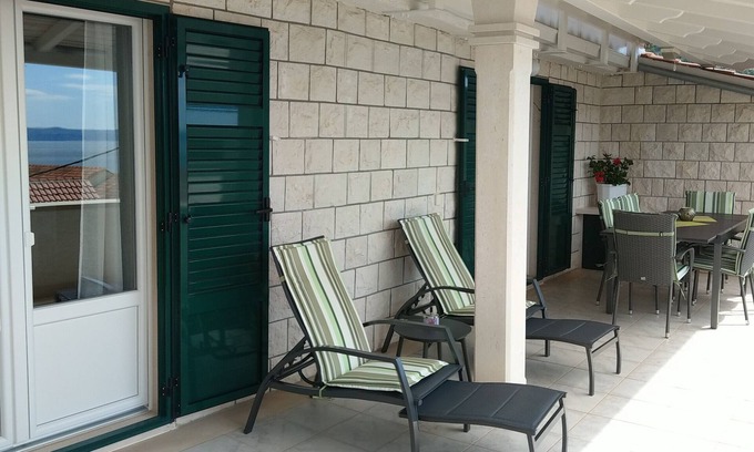 Bol Apartment | Three bedroom apartment with terrace and sea view Bol, Brač (A-13121-b)