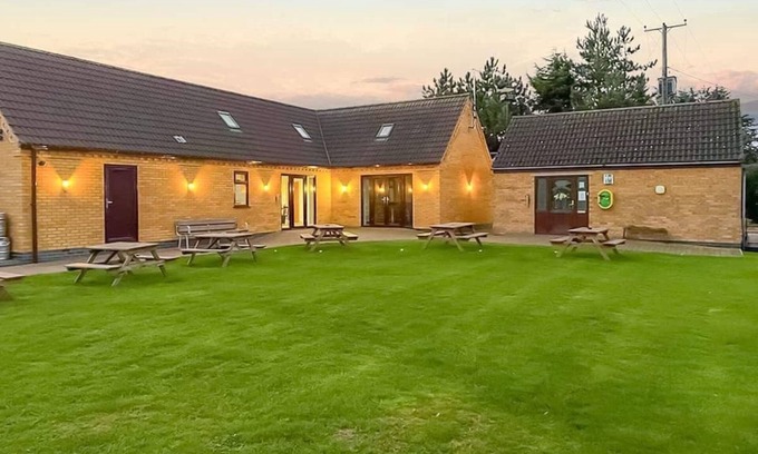 Whittlesey House | Three bedroom caravan, ideal for families and angling groups.