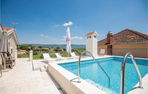 Zmijavci House | Three-Bedroom Holiday Home In Zmijavci