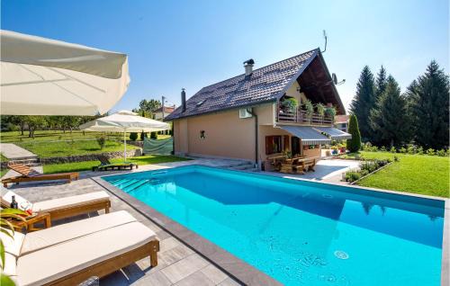 Slunj House | Three-Bedroom Holiday Home In Slunj