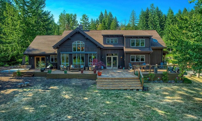Stevenson House | Three-Bedroom House