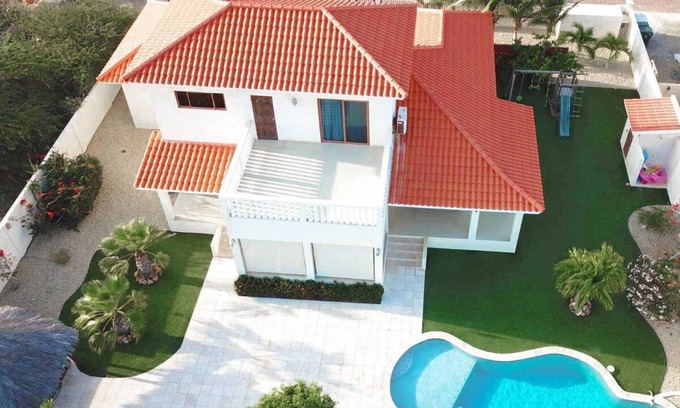 Boroncana Villa | Three Bedroom Villa, Sleeps 6