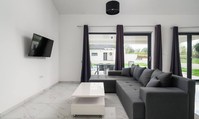Topid Villa | Three Bedroom Villa With Private Pool