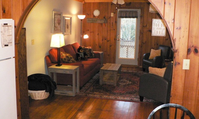 Flat Rock Cottage | Three Cub Cottage in historic Flat Rock