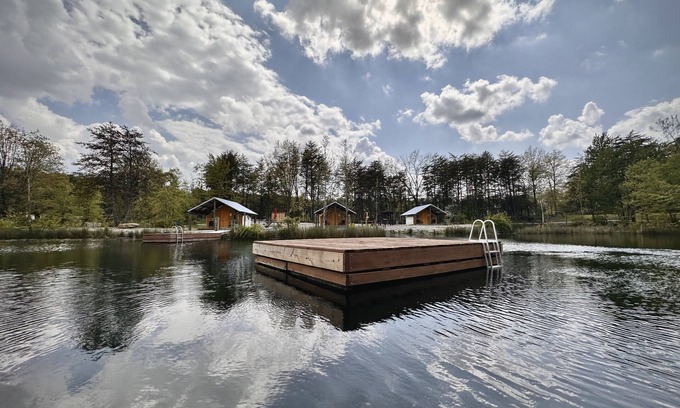 Jasonville Cottage | Three Lakeside Canvas Cottages group campsite at Parakeet Cove