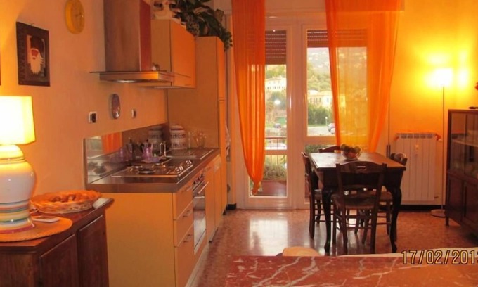 Rezza Apartment | THREE-ROOM APARTMENT La Formica Azzurra, terrace overlooking hills, yes pets, near center