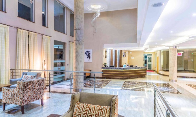 Meru Hotel | Three Steers Hotel