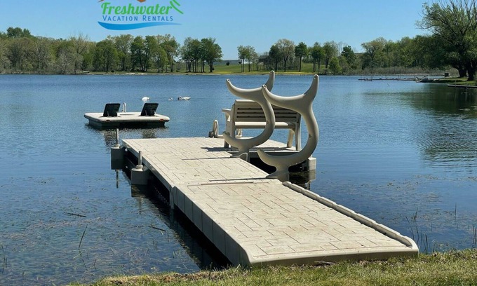 Fulton Cottage | Three Swans Lakehouse:A Summer Escape with Dock & Water Toys!