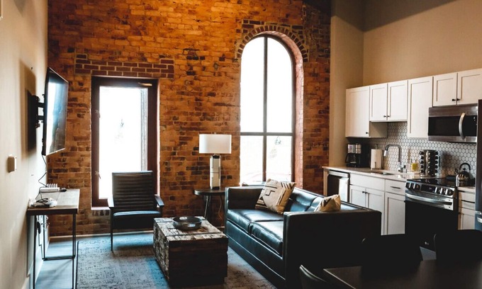 Jonesville Apartment | Three Trails 2 Story Townhouse Historic Downtown Elkin | Wine Country