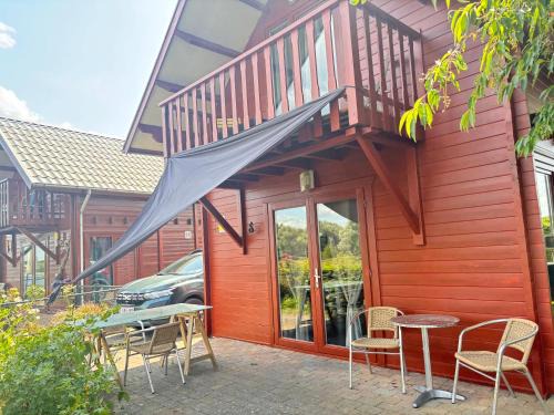 Maaseik Ski Chalet | Thuiskomen, genieten aan het water