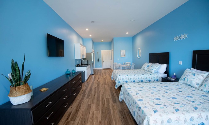 Sodus Point House | Tidesides Marine Bay House Rentals #1