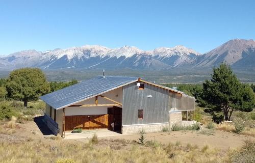 Cushamen Department Ski Chalet | Tierra de Guanacos - casa en la naturaleza