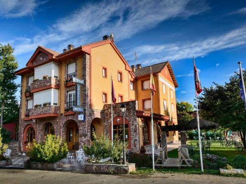 Boca de Huergano Hotel | Tierra de la Reina