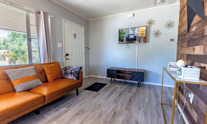 Swannanoa House | Tigertown Lakeland LongTerm Stay