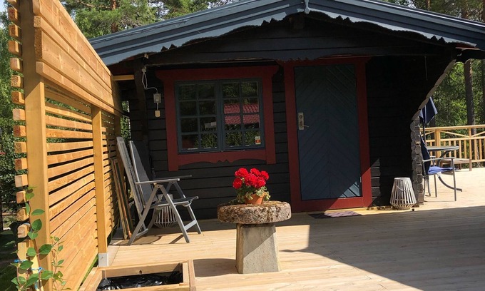 Karlstad Ski Chalet | Timber cottage 2/2 with jacuzzi near lake Vänern