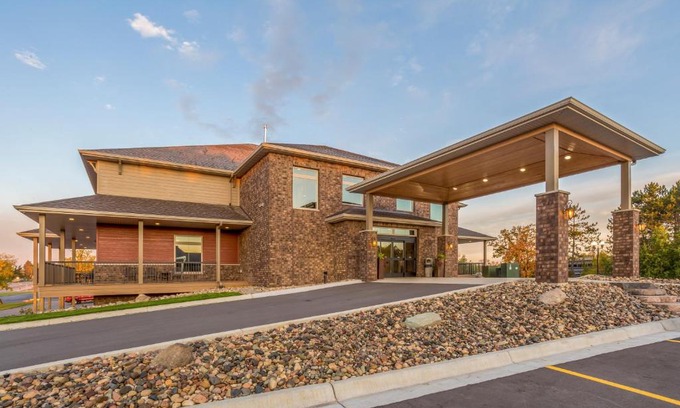 Staples Hotel | Timberlake Hotel