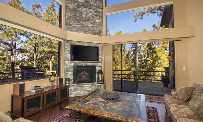 Flagstaff Cabin | Timberloft Luxury Lodge, HOT TUB , GOLF COURSE views, secluded & private