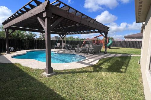 Brownsville House | Timeless Memories