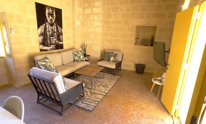 San Lawrenz House | Timeless Village Hideaway