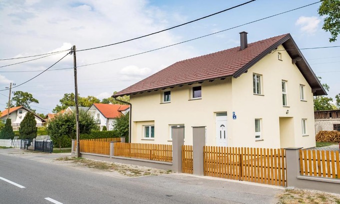 Kraljevec Sesvetski House | Tina Rooms