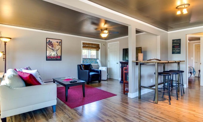 Dundee House | Tina's Cottage