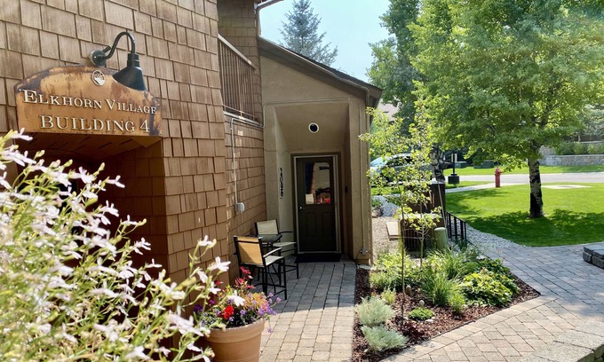 Elkhorn Village Apartment | Tiny Condo, Quietly Nestled in Sun Valley