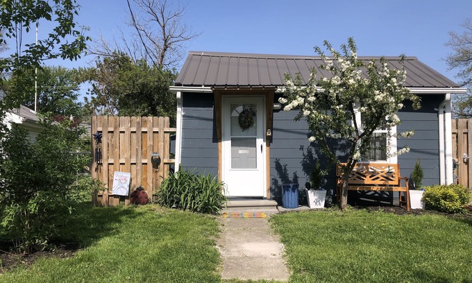 Marine City Cottage | Tiny cottage on the river