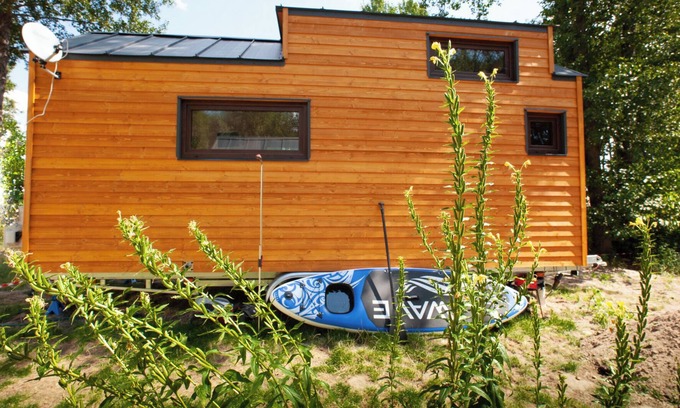 Kloster Lehnin House | Tiny Home 'Ernesto' with Private Garden, Wi-Fi and Air Conditioning