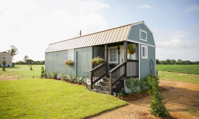 Houston County Cottage | Tiny home in country