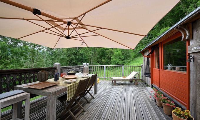 Arrien-en-Bethmale House | Tiny Home 'Roulotte Appoline' with Mountain View, Private Terrace and Private Garden