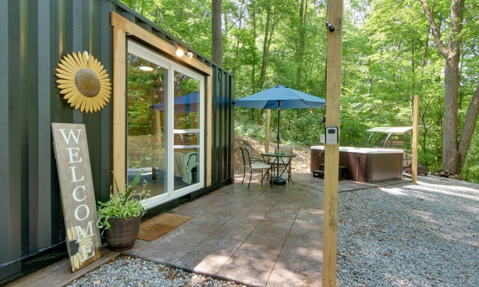 Loudonville Apartment | Tiny Home w/Hot Tub By Mohican State Park!
