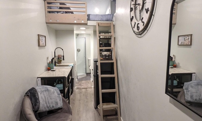 Sam Hughes Apartment | Tiny house: Casita D-downtown-UofA-Restaurants-Cafes-Bars-Shop-Museums-Parking