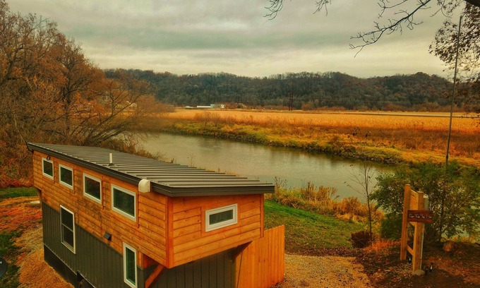Dorchester House | Tiny House on Upper Iowa River w/hot tub