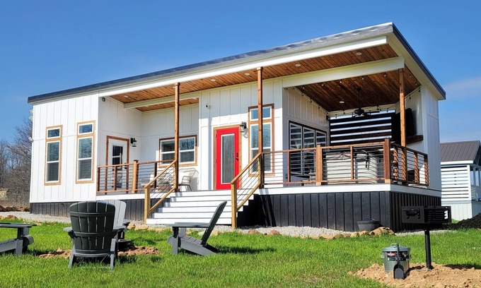Okmulgee House | Tiny White: Twin Lake Tiny Homes of Okmulgee