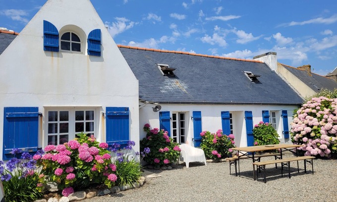 Pouldreuzic House | Tipoz'Immo-Maison Bleue walking distance to beach-spot surf-draps included