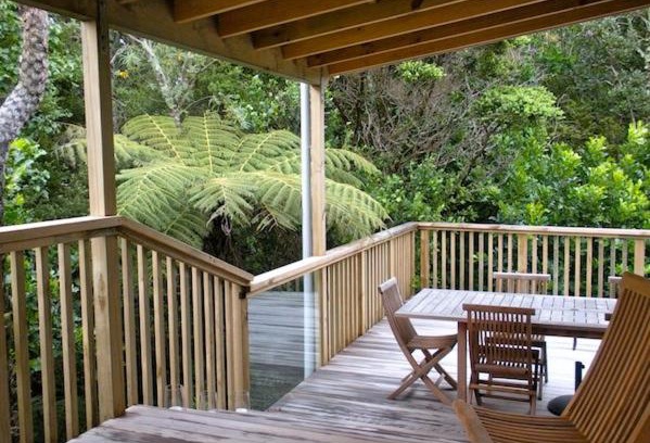 Leigh House | Tiromoana - Mathesons Bay Holiday Home