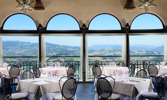 San Marino Hotel | Titano Suites
