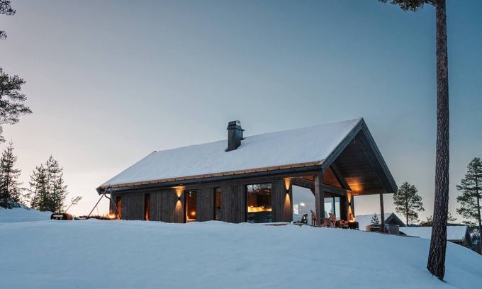 Nes House | Tiur, stylish new cabin with hot tub