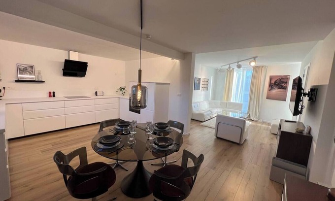 Cuesmes Apartment | To complete