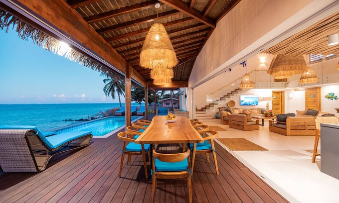 Teavaro Villa | Tohora by Tahiti Homes 5-bedroom beachfront villa with swimming pool.