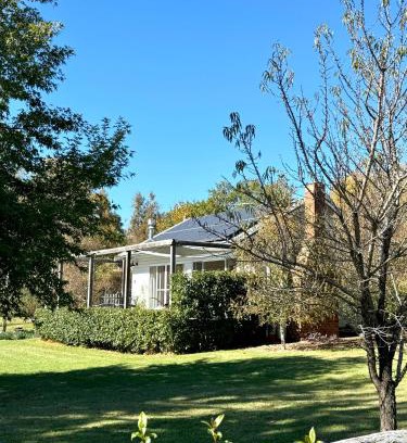 Milroy Apartment | Toms Cottage - "Wilgowrah" -A Country Escape