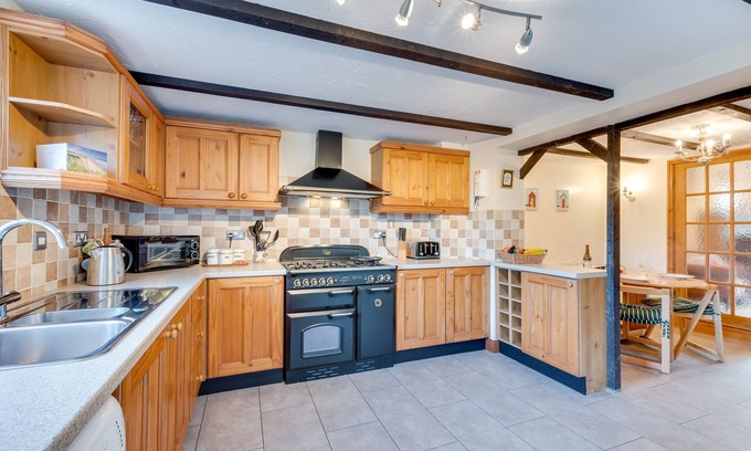 Great Ryburgh House | Tone's Cottage - Two Bedroom House, Sleeps 4
