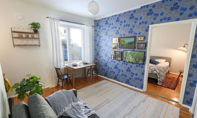 Kallio Apartment | Top Floor Apartment for Urban Explorers & Remote Working +Amenities & Frame TV