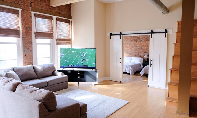 Wholesale District Condo | Top Floor Loft! 4 Bedrooms and 2,000 sq ft