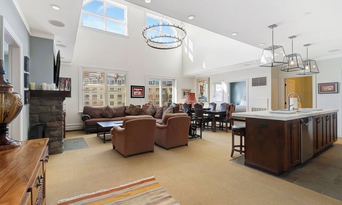 Stratton Mountain Condo | Top Flr Duplex 4BR 4BA - Walk to All @ Stratton Mt