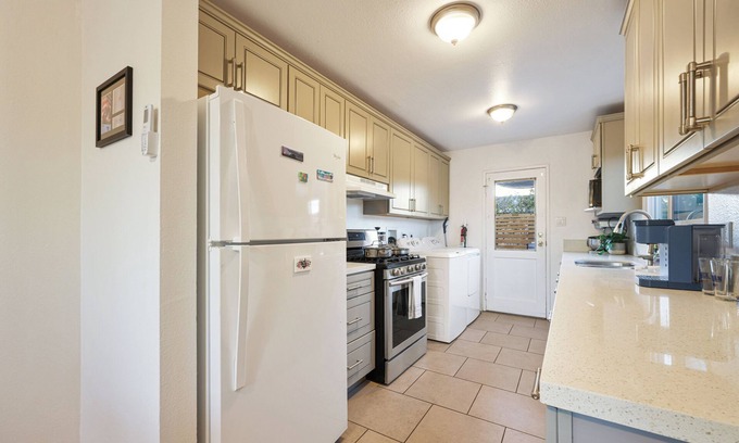 Clairemont House | Top Gun themed 3-bedroom house centrally located in San Diego