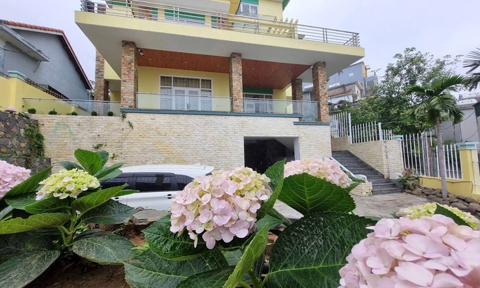Bai Chay Villa | Top Hill Halong Homestay