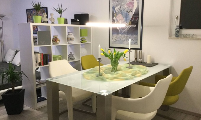Wilmersdorf Apartment | TOP location - near Kudamm-FEWO EXKLUSIV with underground parking space